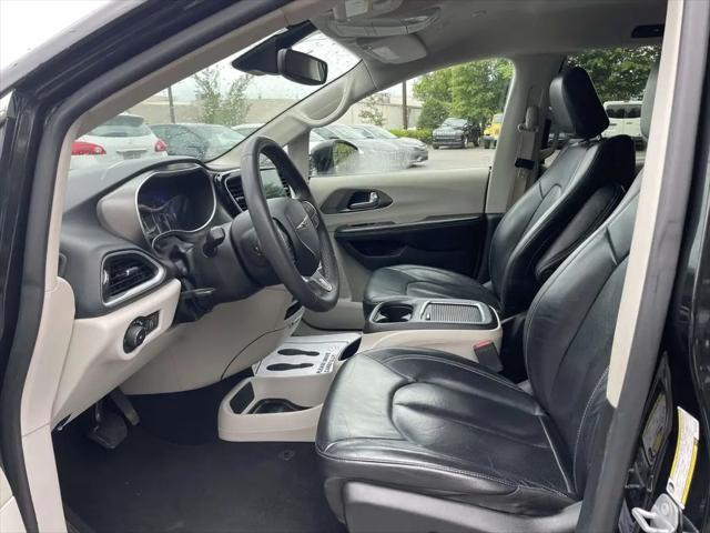 2022 Chrysler Pacifica Touring L