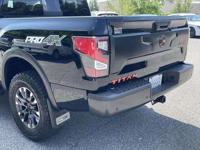 2023 Nissan Titan Crew Cab PRO-4X 4x4