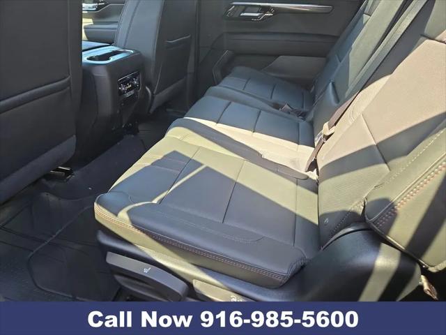 2026 Chevrolet Suburban RST, 4WD