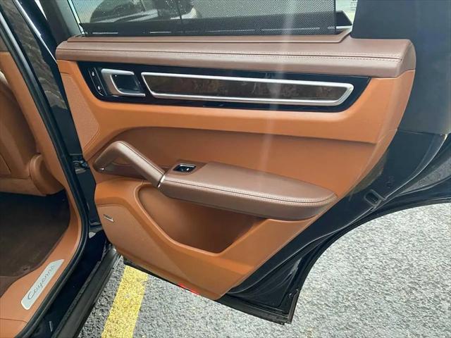 2023 Porsche Cayenne E-Hybrid Platinum Edition