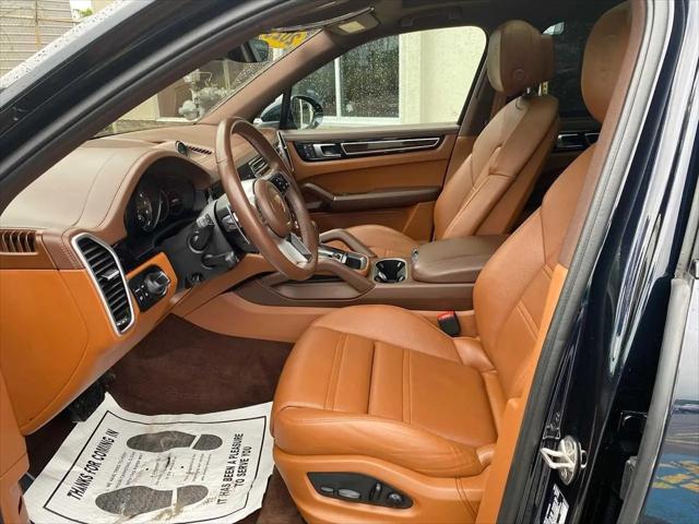 2023 Porsche Cayenne E-Hybrid Platinum Edition