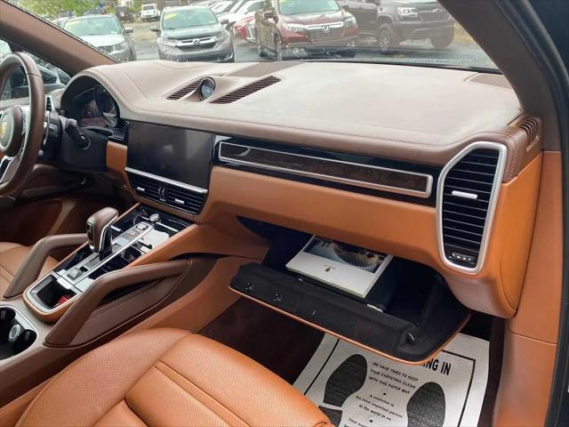 2023 Porsche Cayenne E-Hybrid Platinum Edition