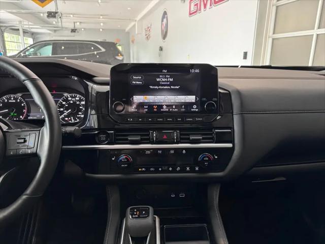 2025 Nissan Pathfinder SL 4WD