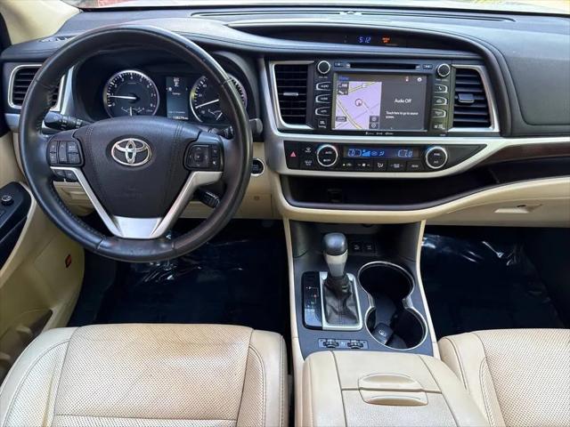 2016 Toyota Highlander Limited V6