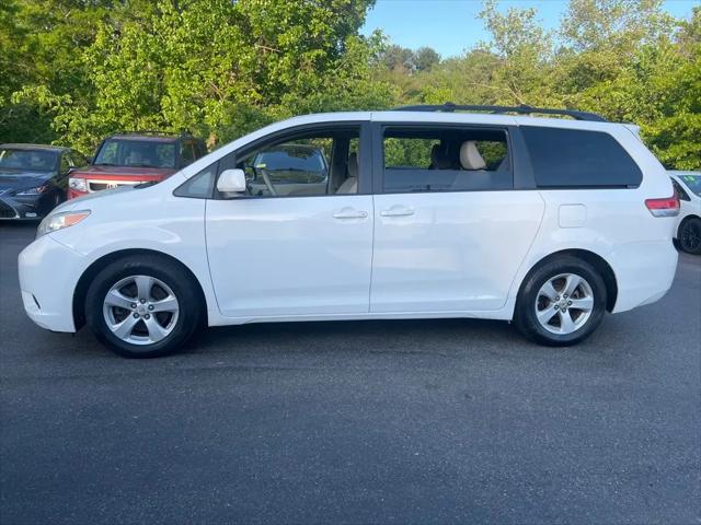2012 Toyota Sienna LE V6 8 Passenger
