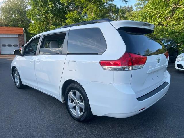 2012 Toyota Sienna LE V6 8 Passenger
