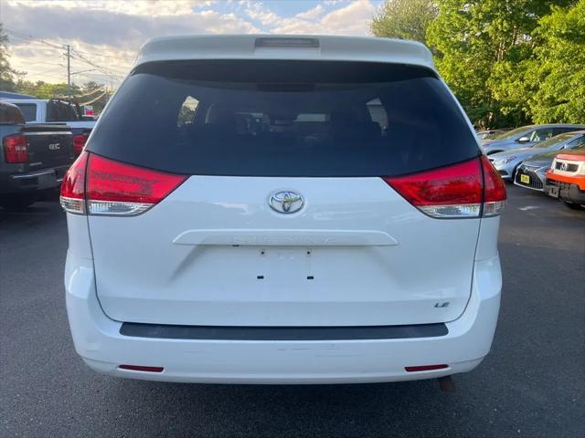 2012 Toyota Sienna LE V6 8 Passenger