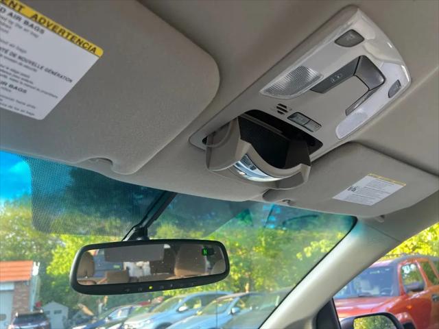2012 Toyota Sienna LE V6 8 Passenger