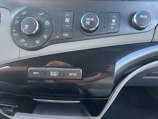 2012 Toyota Sienna LE V6 8 Passenger
