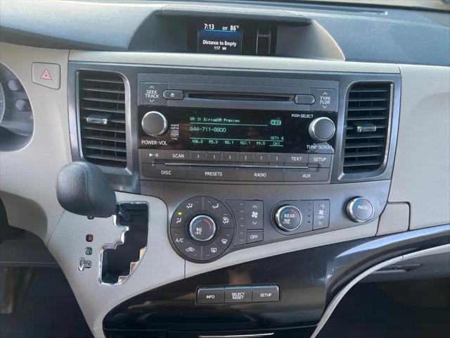 2012 Toyota Sienna LE V6 8 Passenger