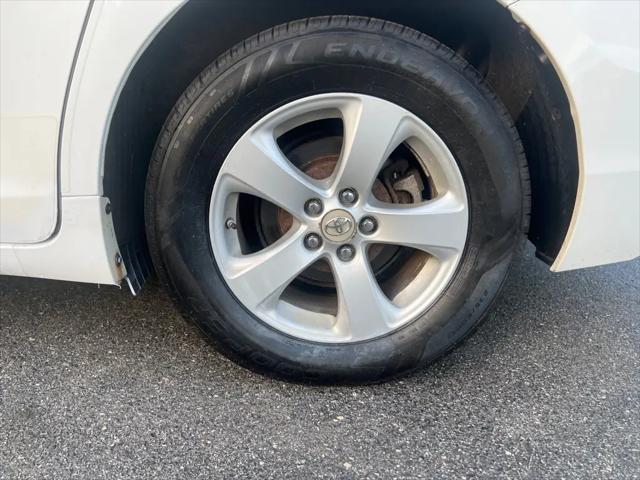 2012 Toyota Sienna LE V6 8 Passenger