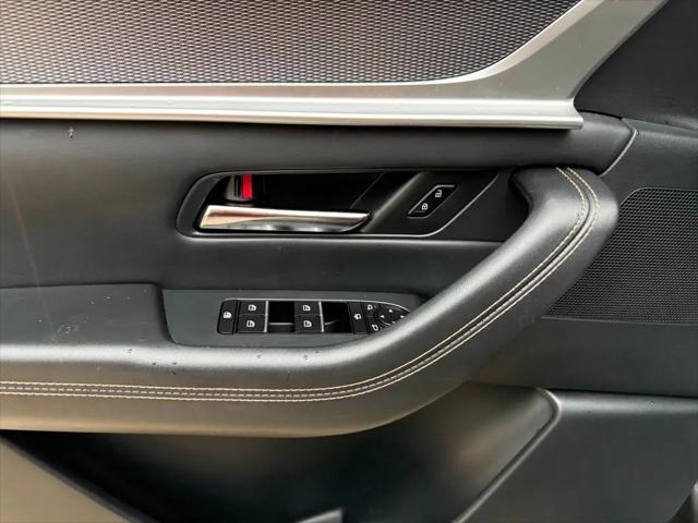 2024 Mazda X-90 Premium Plus