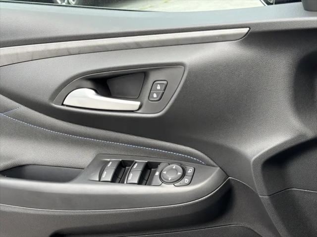 2026 Buick NV Sport Touring FWD