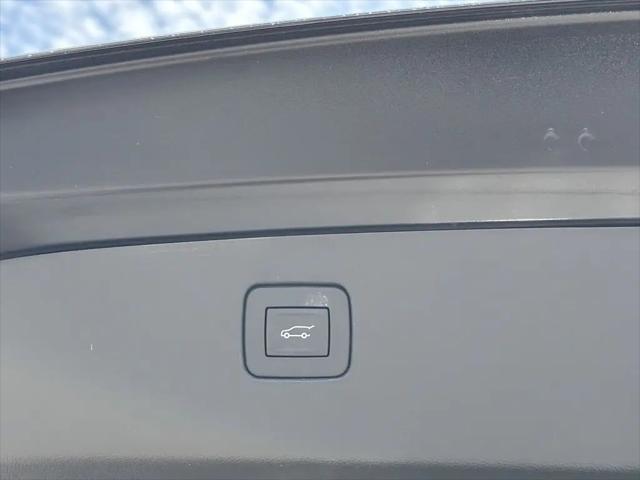 2026 Buick NV Sport Touring FWD