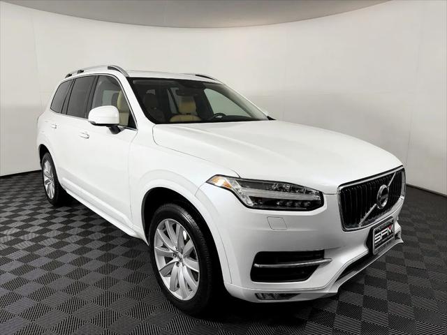 2016 Volvo XC90 T6 Momentum