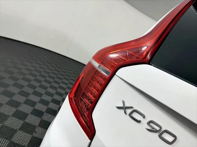 2016 Volvo XC90 T6 Momentum