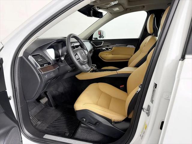 2016 Volvo XC90 T6 Momentum
