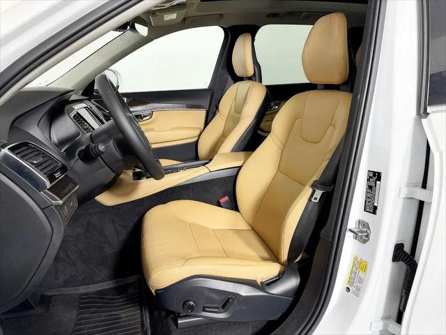 2016 Volvo XC90 T6 Momentum
