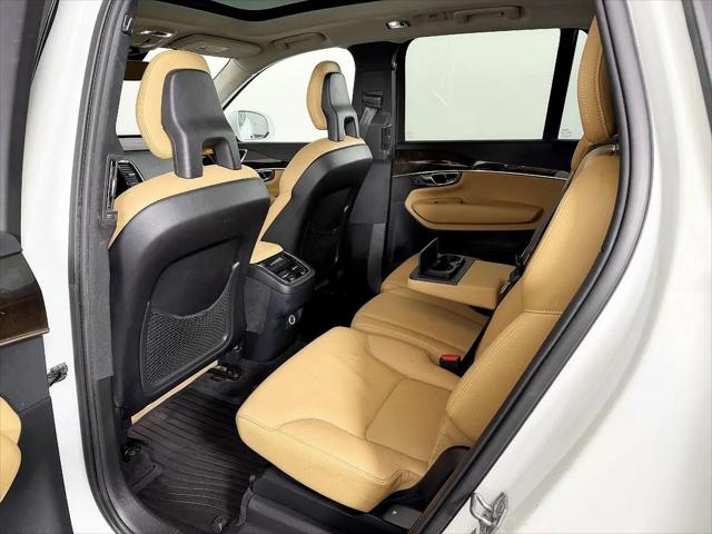 2016 Volvo XC90 T6 Momentum