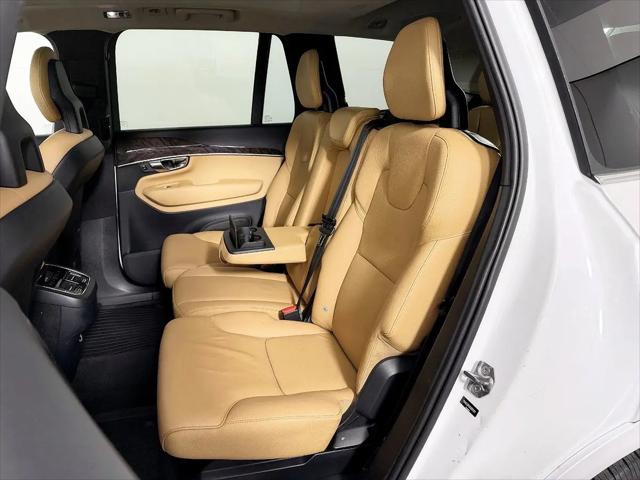 2016 Volvo XC90 T6 Momentum