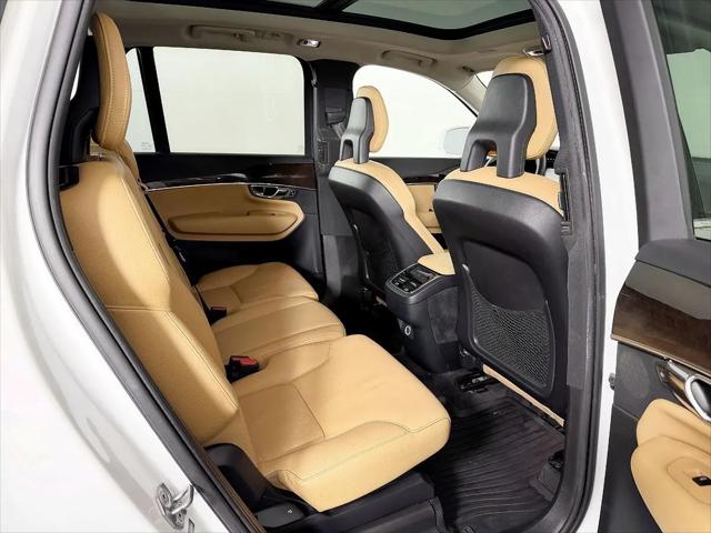 2016 Volvo XC90 T6 Momentum