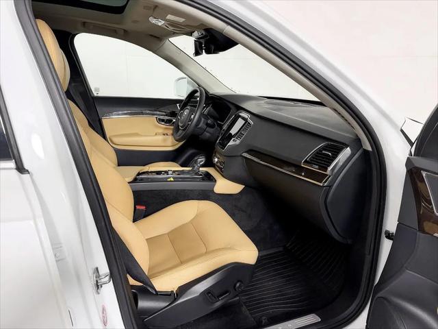 2016 Volvo XC90 T6 Momentum