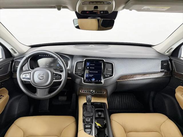 2016 Volvo XC90 T6 Momentum