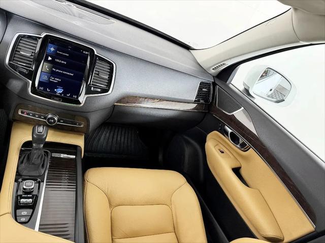 2016 Volvo XC90 T6 Momentum