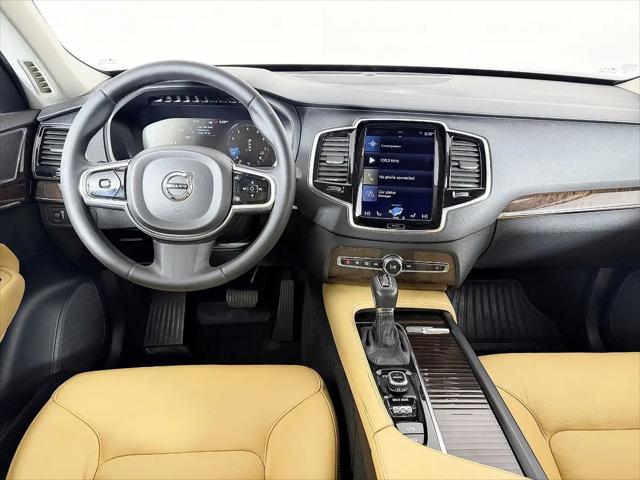 2016 Volvo XC90 T6 Momentum