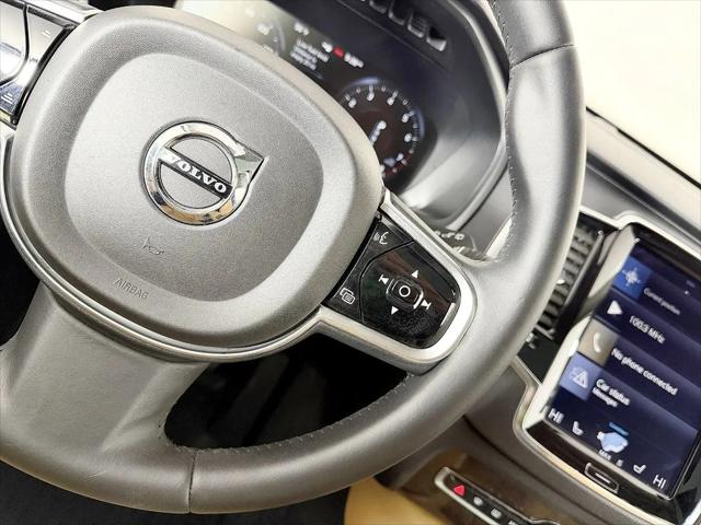2016 Volvo XC90 T6 Momentum