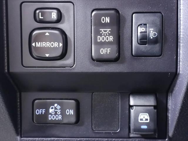 2017 Toyota Tundra SR5 5.7L V8