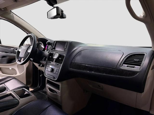 2015 Chrysler Town & Country Touring