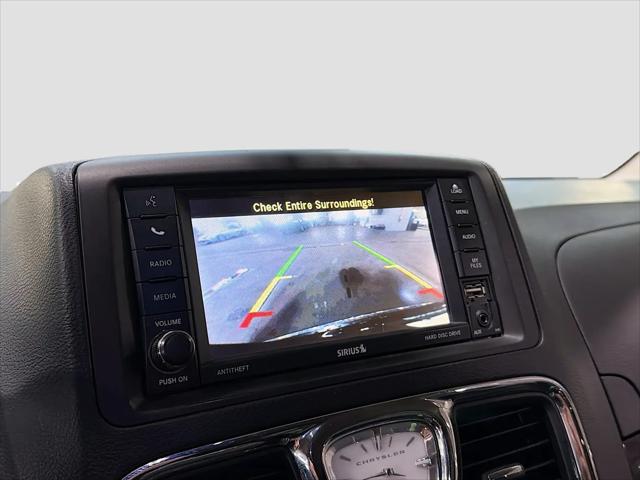 2015 Chrysler Town & Country Touring