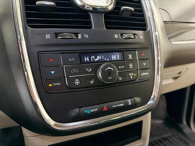 2015 Chrysler Town & Country Touring
