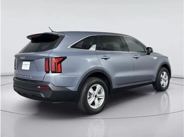 2022 Kia Sorento LX