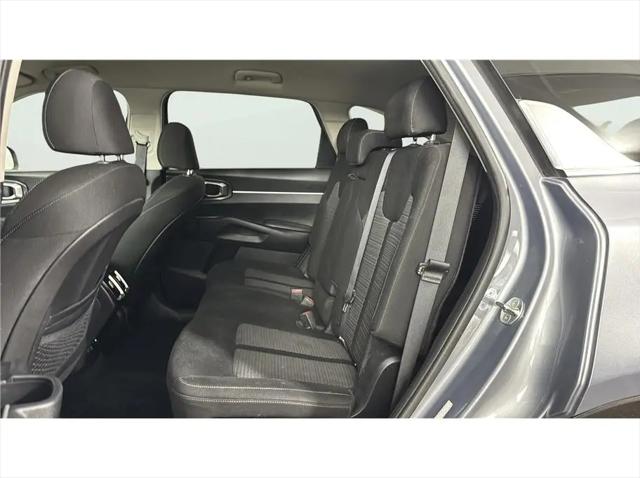 2022 Kia Sorento LX
