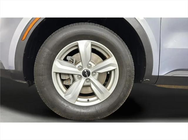 2022 Kia Sorento LX
