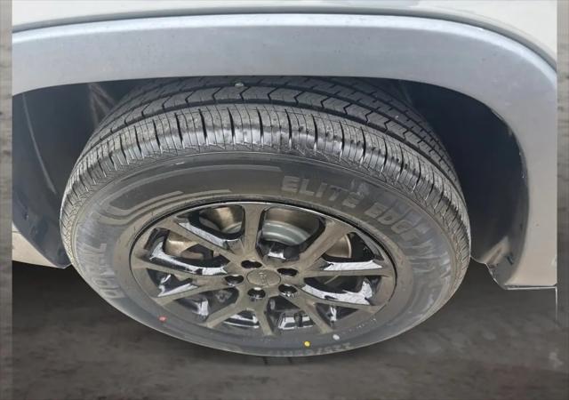 2023 Jeep Cherokee Altitude Lux 4x4