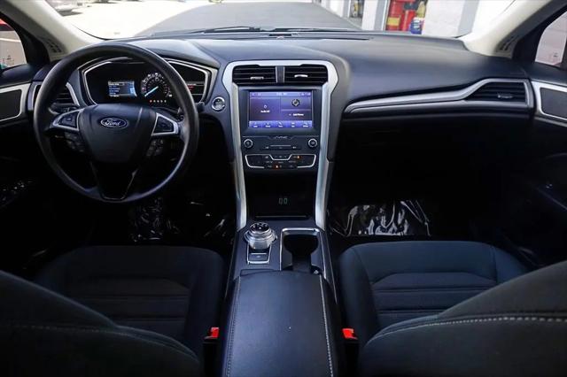 2020 Ford Fusion SE