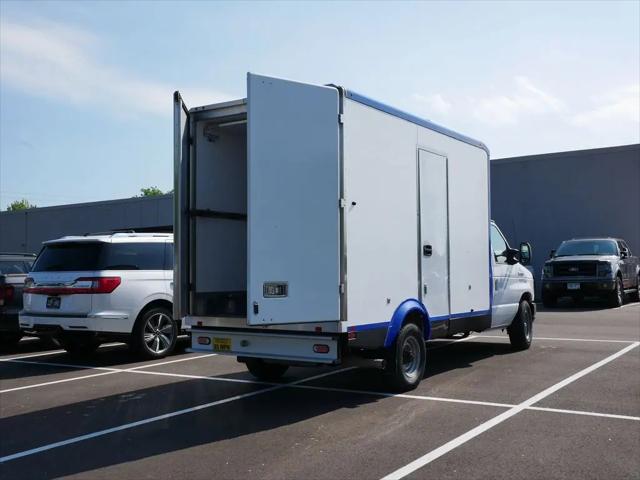 2023 Ford E-350 Cutaway Base