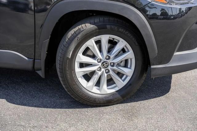 2024 Toyota Corolla Cross LE