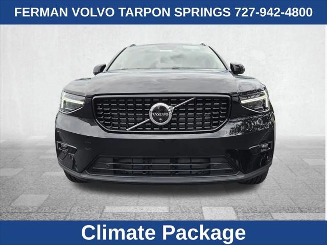 2026 Volvo XC40 Plus, B5 AWD Gas (mild hybrid), Dark