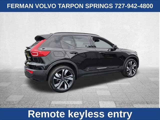 2026 Volvo XC40 Plus, B5 AWD Gas (mild hybrid), Dark