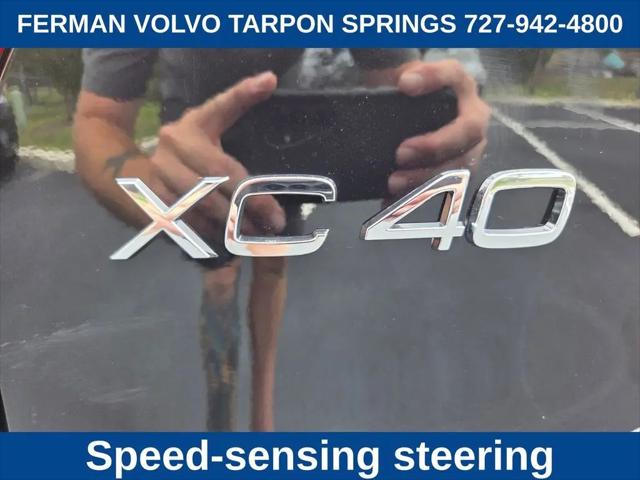 2026 Volvo XC40 Plus, B5 AWD Gas (mild hybrid), Dark