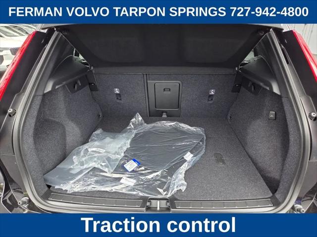 2026 Volvo XC40 Plus, B5 AWD Gas (mild hybrid), Dark