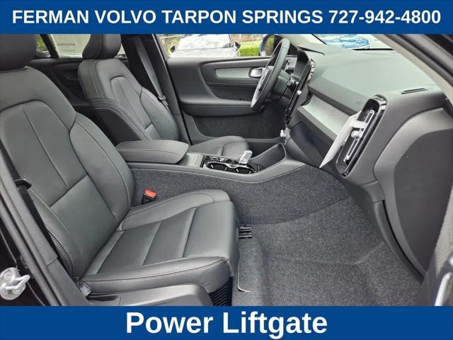 2026 Volvo XC40 Plus, B5 AWD Gas (mild hybrid), Dark
