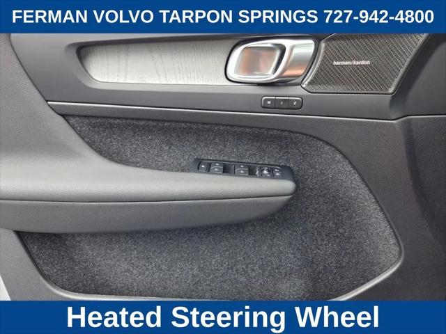 2026 Volvo XC40 Plus, B5 AWD Gas (mild hybrid), Dark