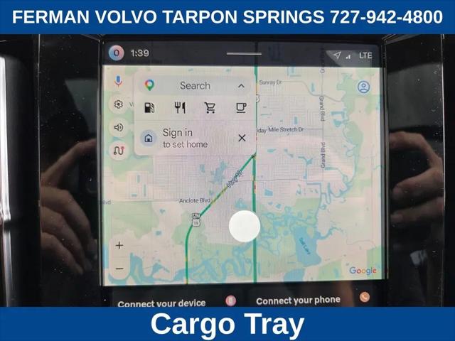 2026 Volvo XC40 Plus, B5 AWD Gas (mild hybrid), Dark