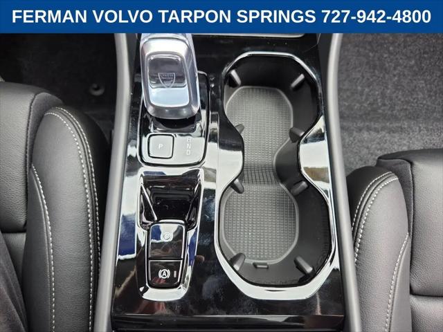 2026 Volvo XC40 Plus, B5 AWD Gas (mild hybrid), Dark