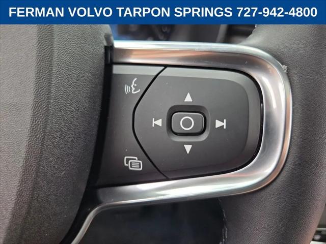 2026 Volvo XC40 Plus, B5 AWD Gas (mild hybrid), Dark